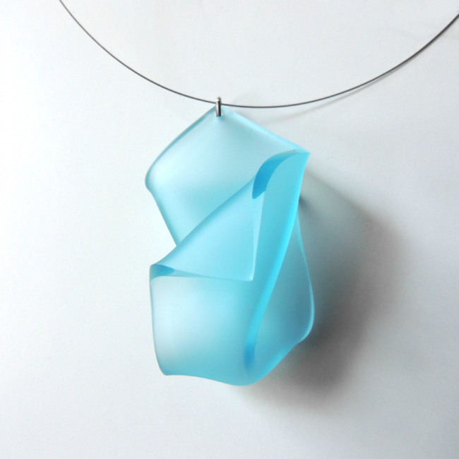 FLOWY - Necklace Exclusively at...