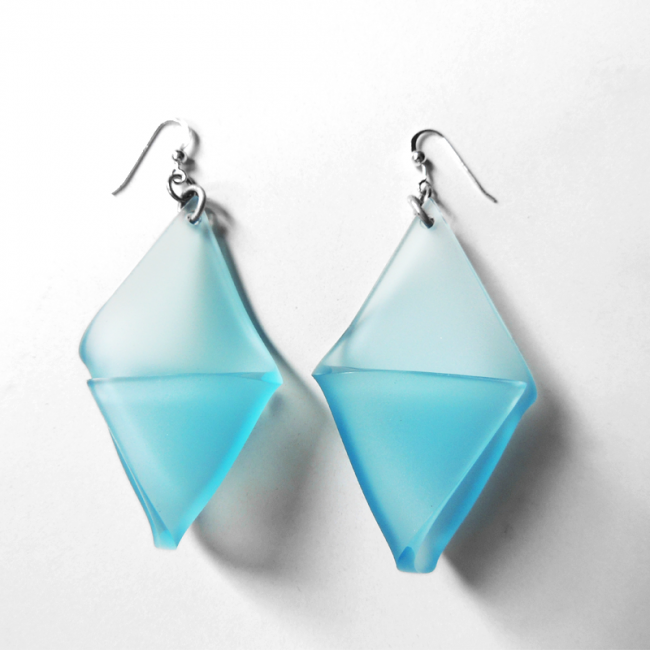 FLOWY-Earrings Exclusively at...